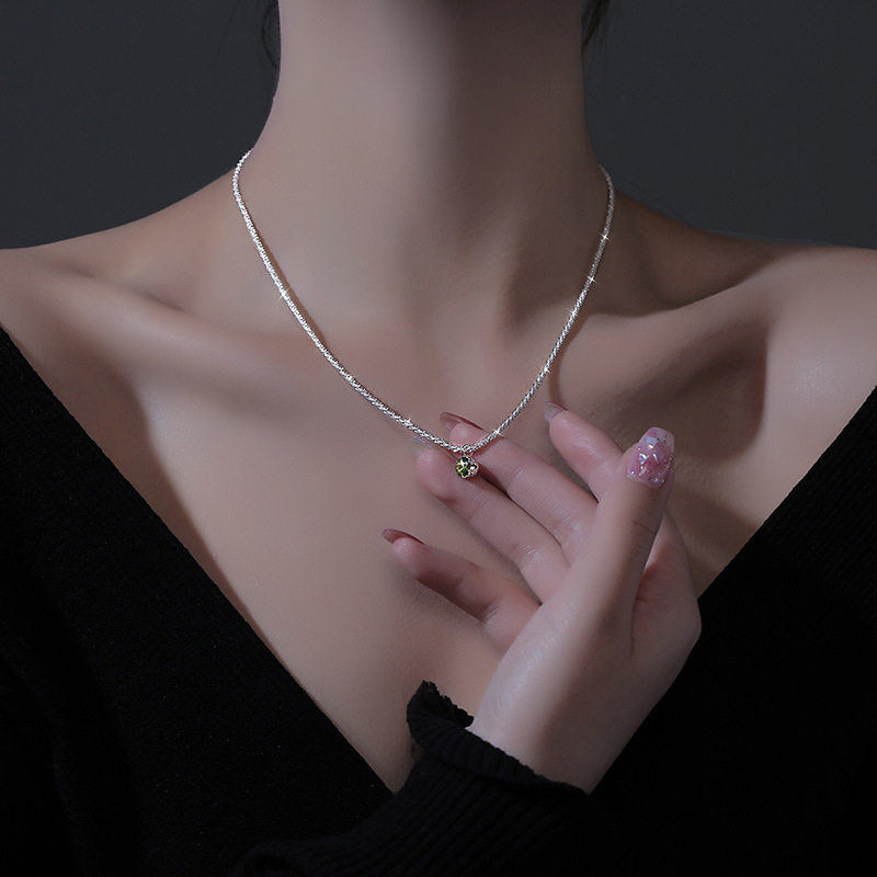 s925纯银绿钻满天星项链女甜美小众ins波光粼粼橄榄绿锆石颈链