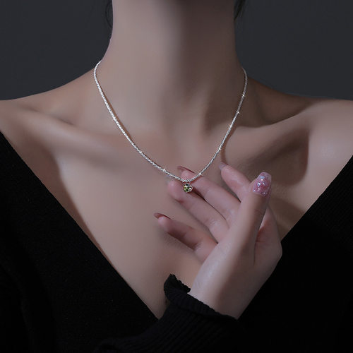 s925纯银绿钻满天星项链女甜美小众ins波光粼粼橄榄绿锆石颈链