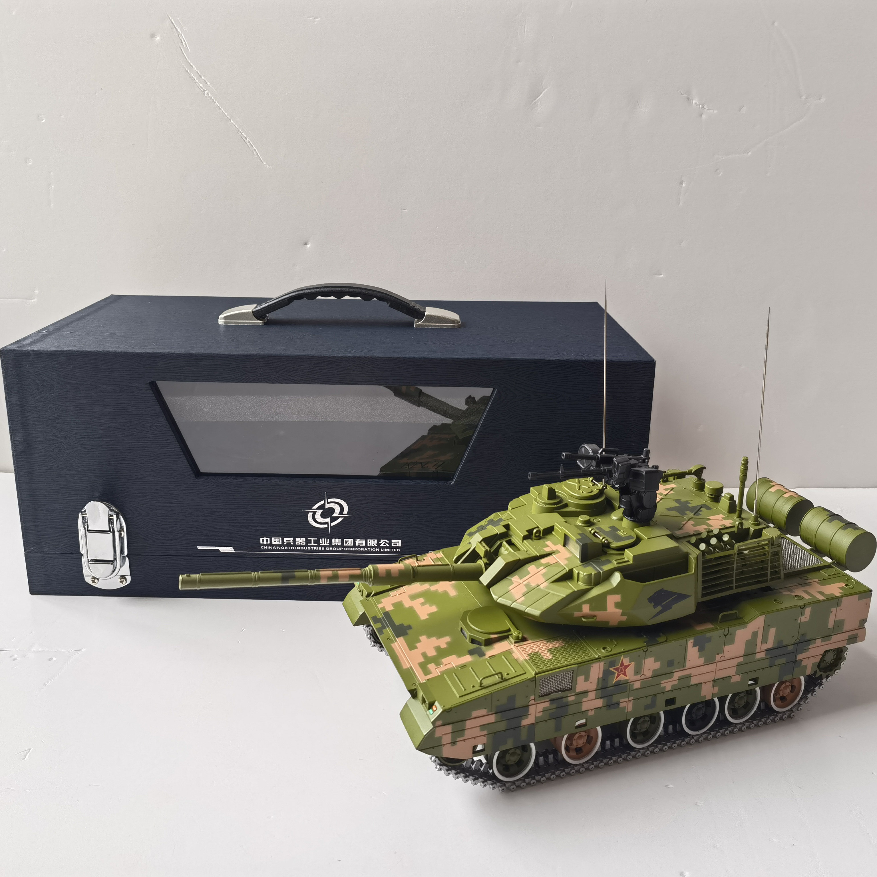 15式轻型坦克-丛林兵器盒-1：24 合金坦克模型