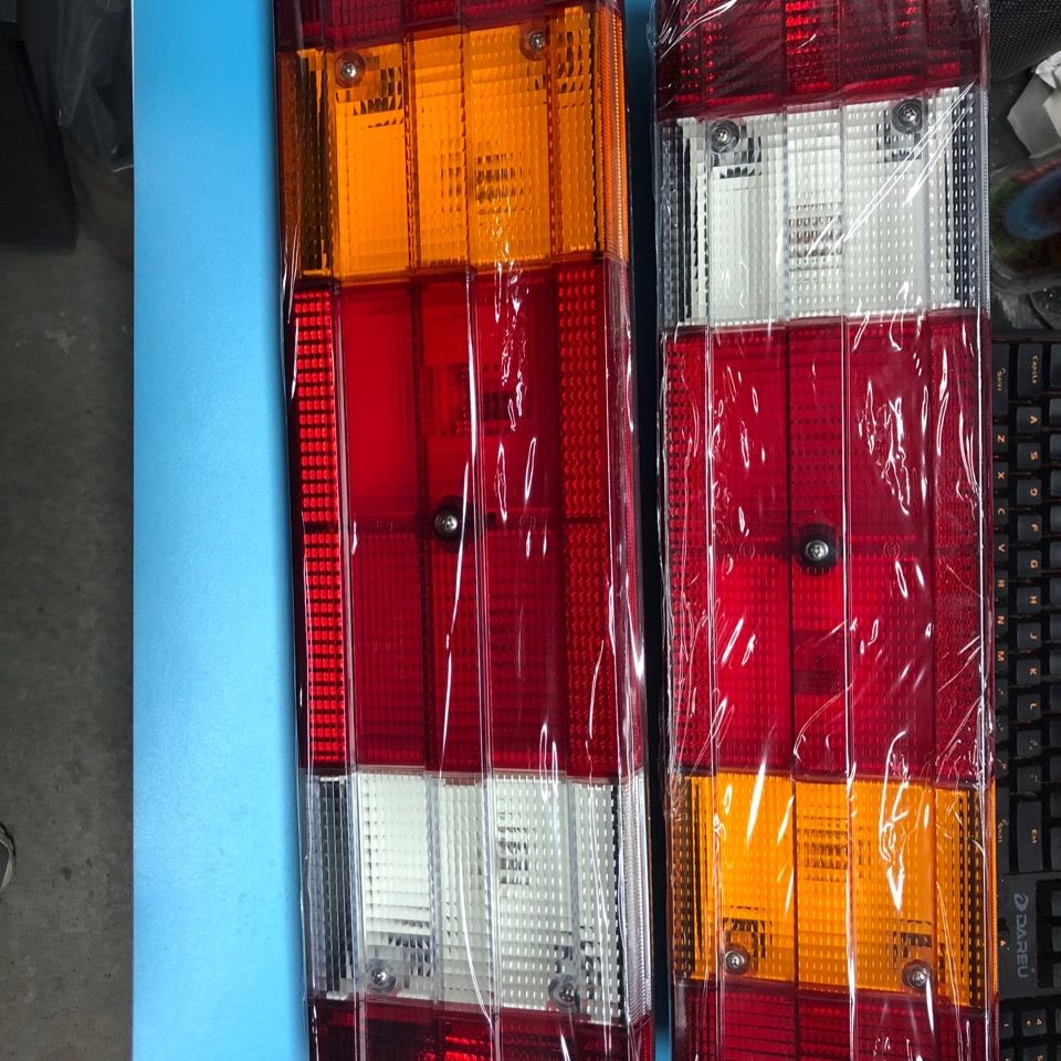 徐工吊车配件 原厂后尾灯 倒车灯 xct12-xct8025kc通用 尾灯新款