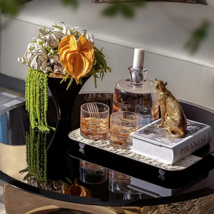 现代轻奢样板间客厅茶几大理石酒具花器花艺豹子桌面装 饰品摆件