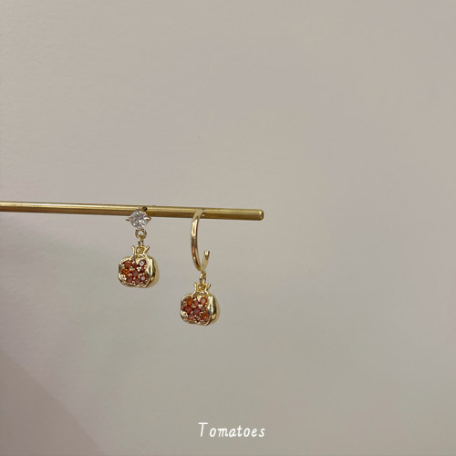 全店买三赠一红色石榴锆石耳环