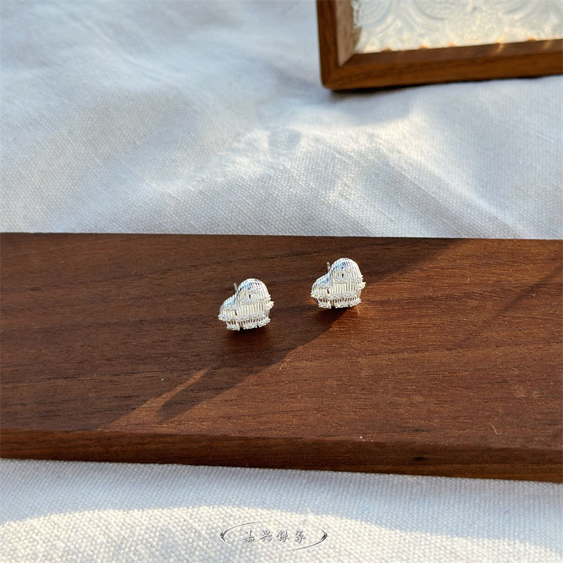 嘉兴银家s925纯银韩式气质肌理纹爱心耳钉ins风精致小众百搭耳饰