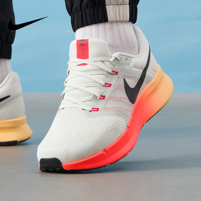 耐克男鞋运动休闲跑步鞋