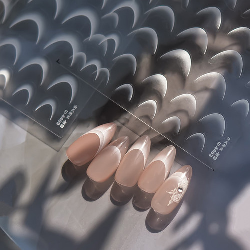 Namie严选高品质懒人法式成品渐变高级简约彩色微笑线贴美甲贴纸