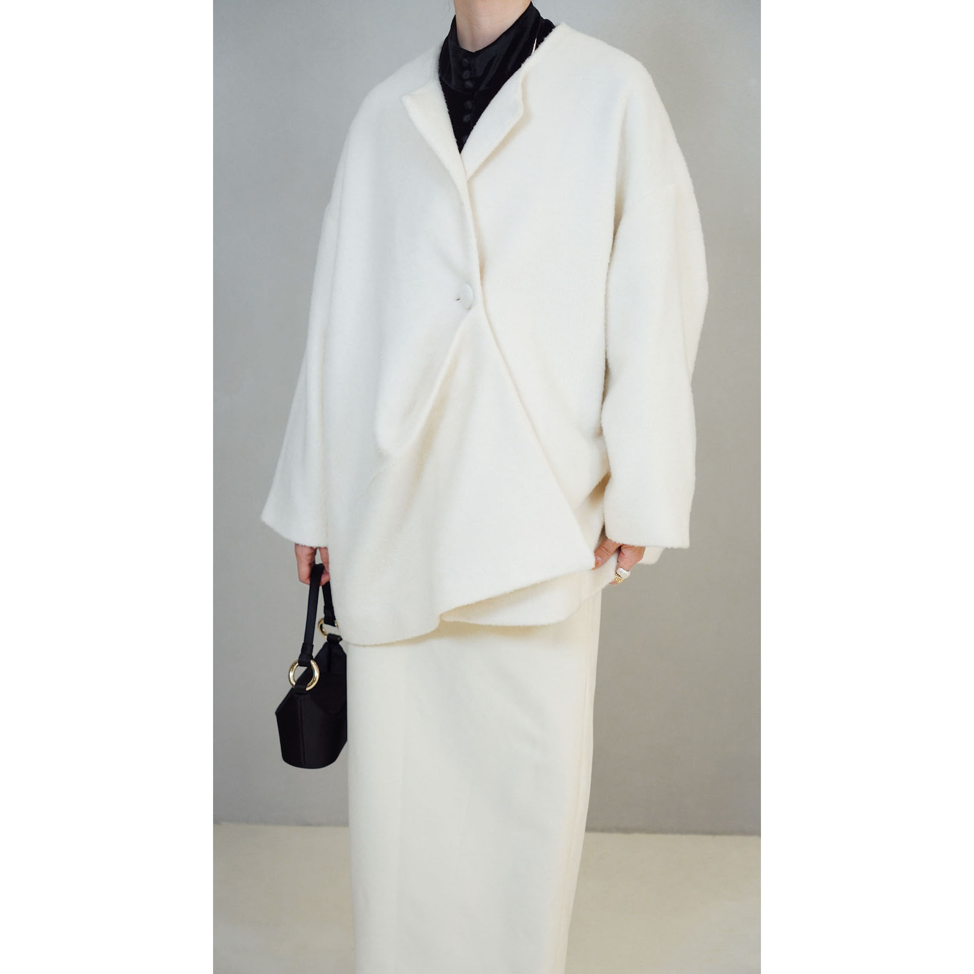 仙藻 设计感苏力羊驼毛系列无领廓形不规则极简静奢风大衣外套女