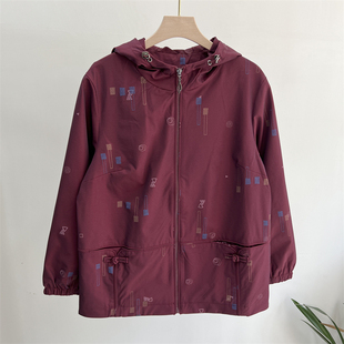 奶奶春秋天风衣连帽上衣老太太薄外套60岁70妈妈老年人秋装女衣服