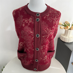 老年人秋冬妈妈毛衣外套加绒加厚大码开衫女新款奶奶装羊羔绒上衣