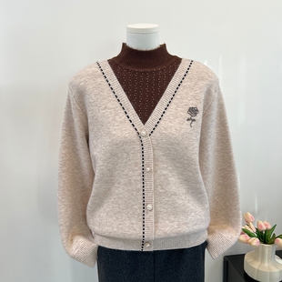 妈妈秋冬装加绒加厚打底衫上衣假两件针织衫中老年女装一体绒毛衣