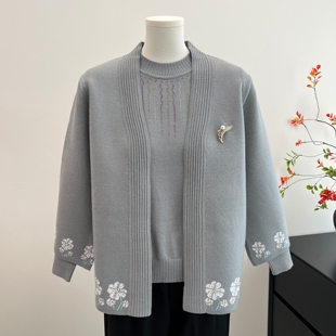 妈妈秋装针织套装开衫外套2025新款中老年女高级感洋气上衣两件套