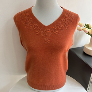 100%纯羊毛衫女秋冬中老年女装奶奶款V领毛衣宽松打底洋气妈妈装