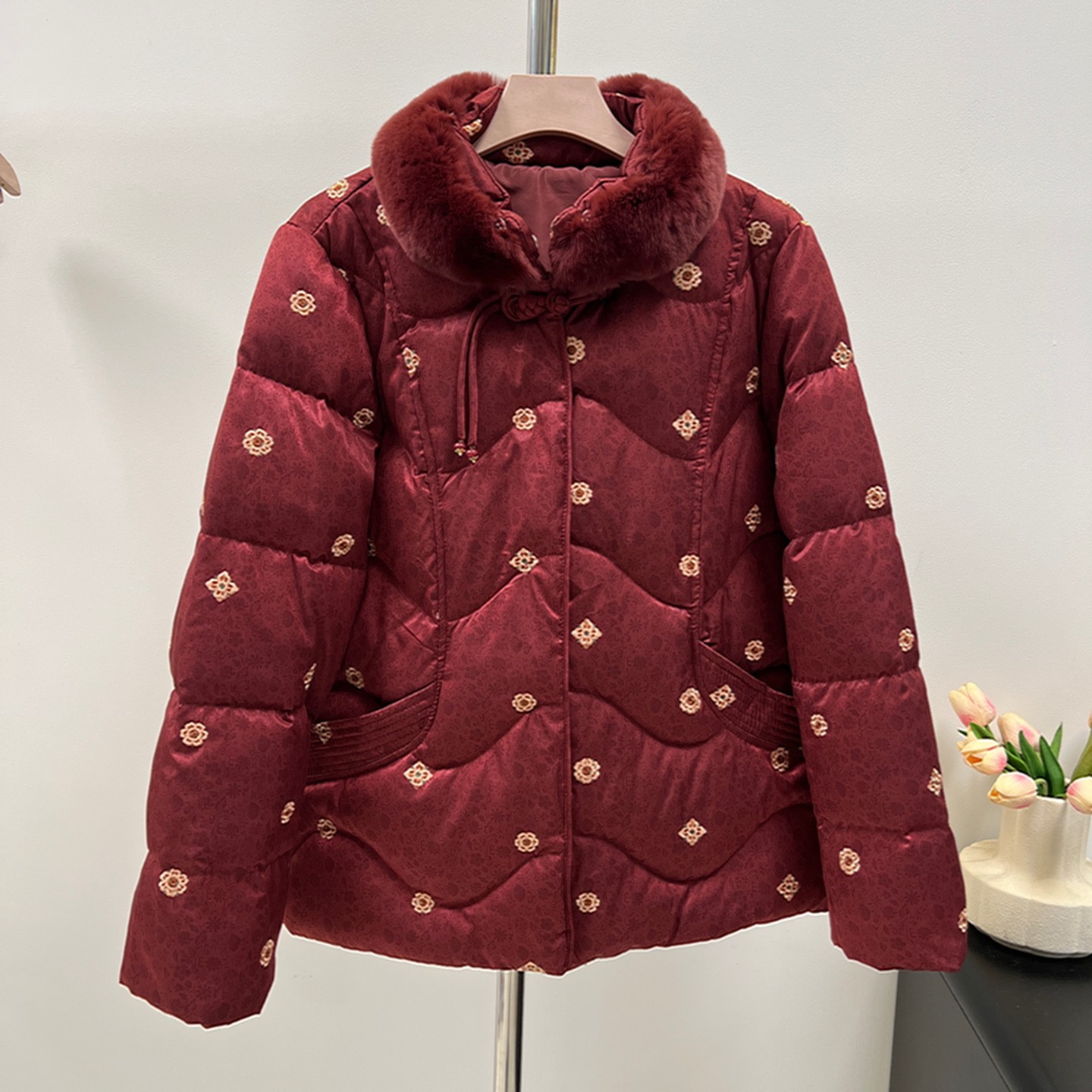 妈妈羽绒服冬季保暖上衣白鸭绒