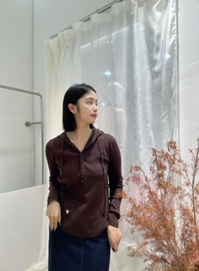 TWOROSES｜秋款上新天丝连帽上衣 首先质感超赞天丝材质柔软亲肤