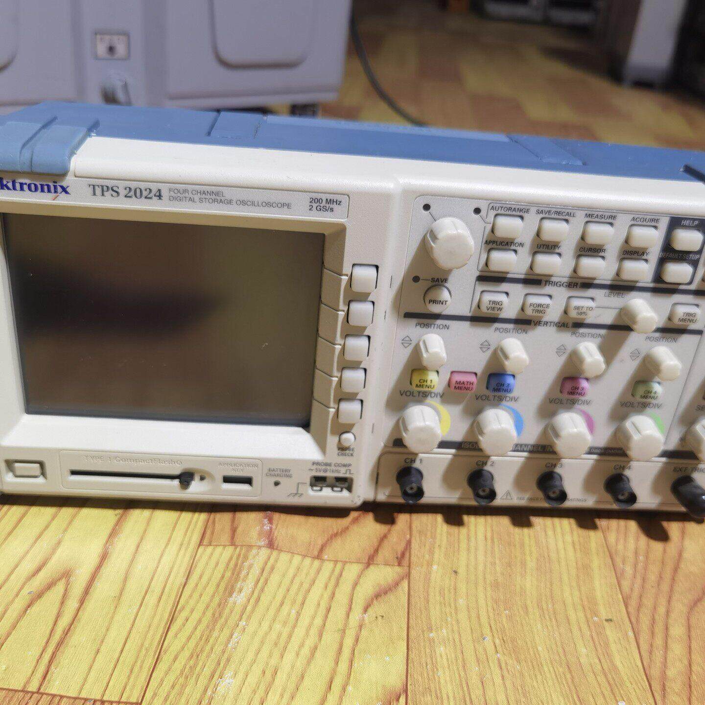 泰克TPS2024 隔离四通道数字存储示波器 200MHz 2Gs议价维修
