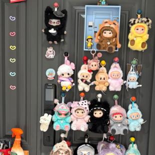 多巴胺磁吸挂钩入户门后免打孔强力labubu盲盒收纳展示架钥匙挂架