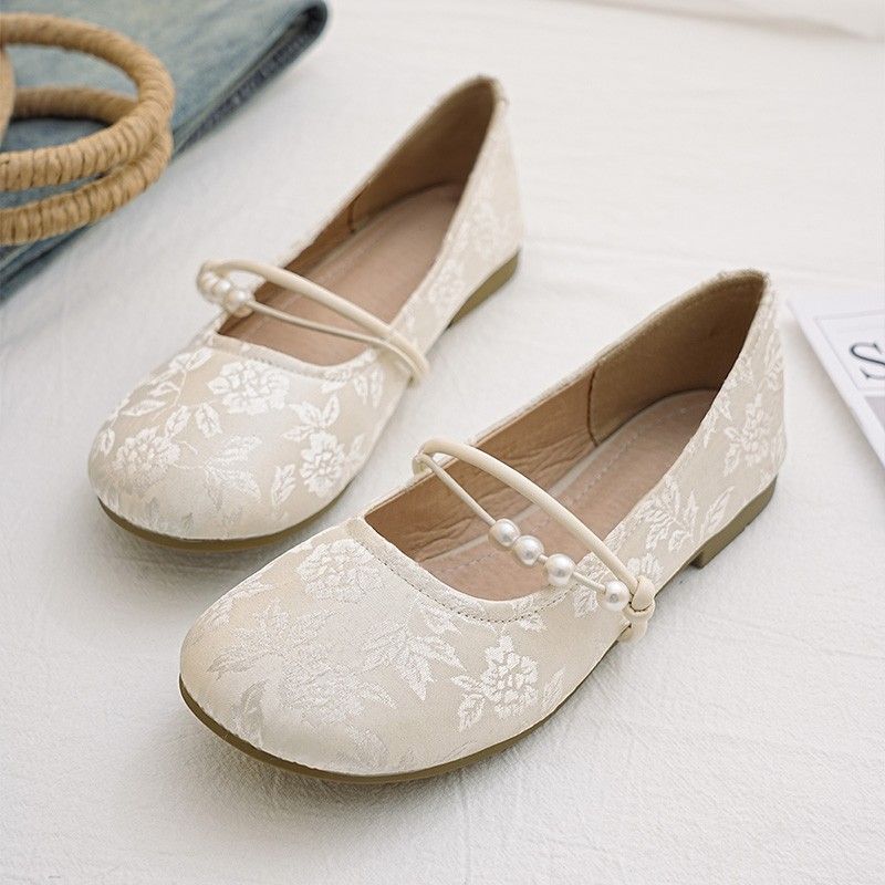 新中式轻国风鞋配旗袍汉服马面裙百搭平底绣花古风鞋白色玛丽