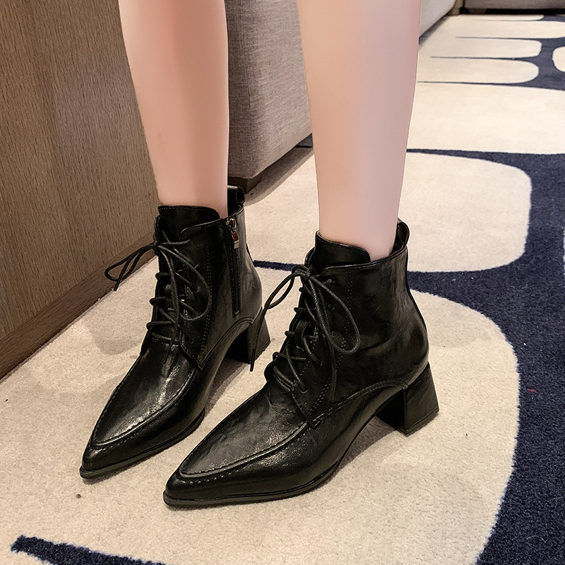 软皮软底复古文艺马丁靴舒适女鞋交叉绑带尖头粗跟短靴真皮及踝