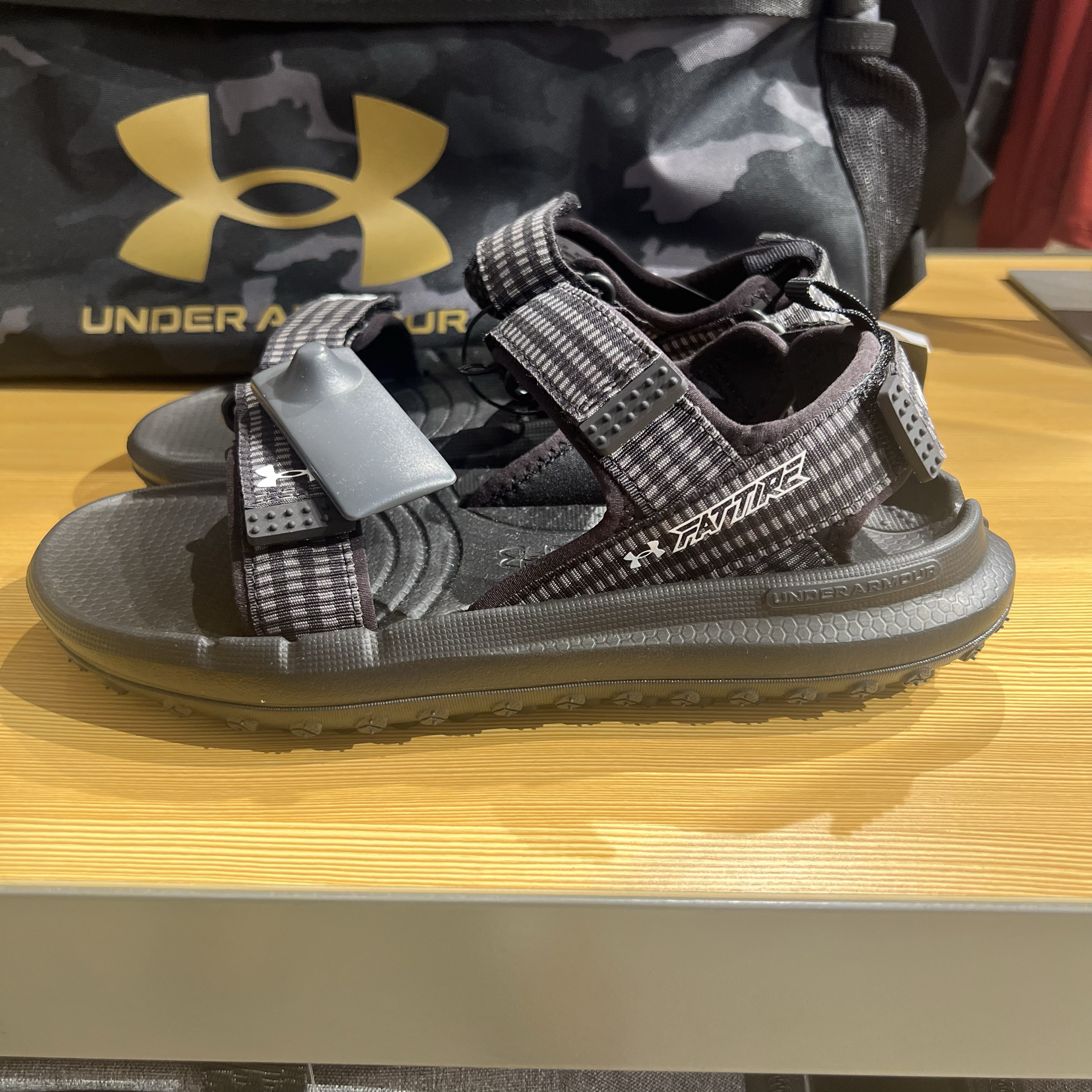 安德玛官方UA Charged Vantage Lux 2男女运动凉鞋3026937