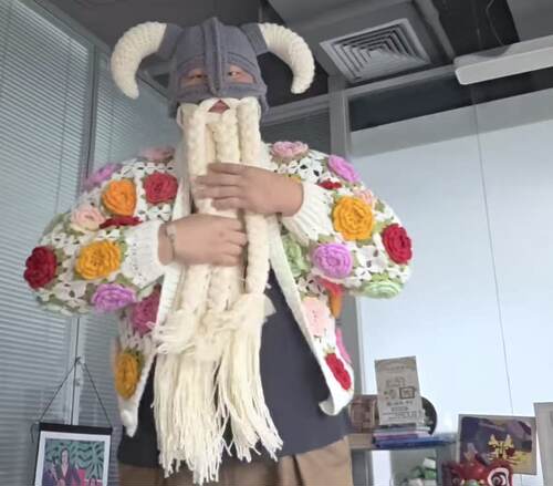 秋冬保暖纯手工针织创意维京人套头帽万圣节装扮有趣牛角大胡子帽
