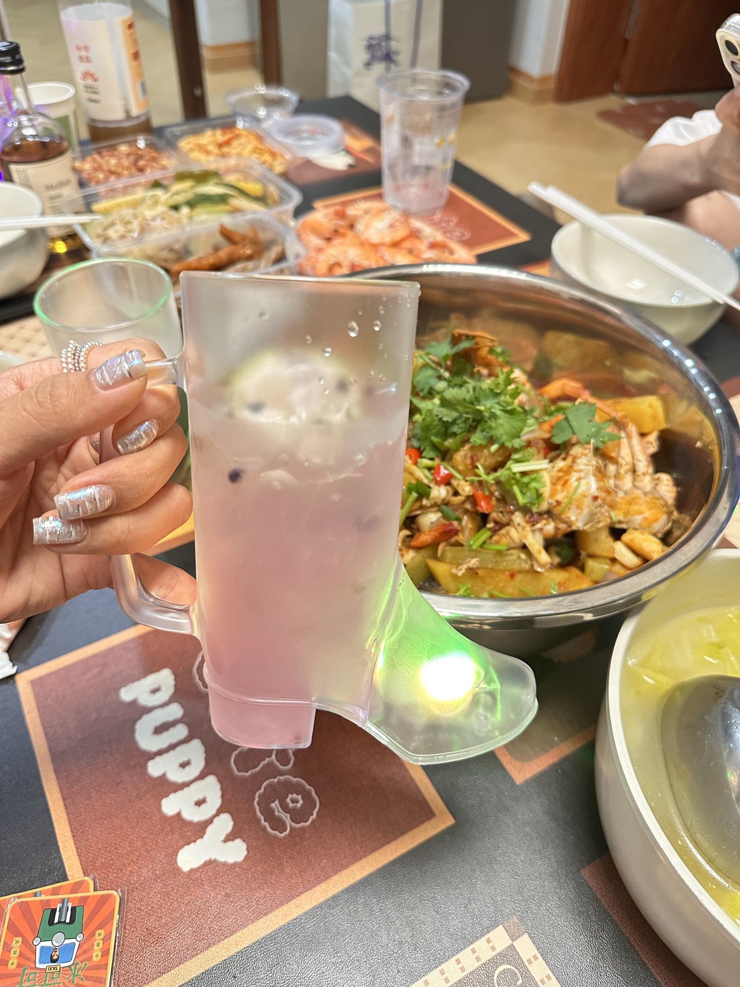 发光靴子杯七彩发光闪光杯子啤酒杯酒吧节日派对活动整人搞怪酒杯