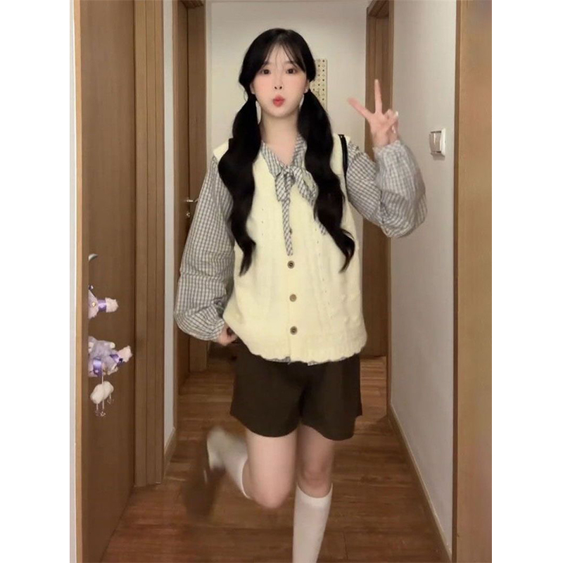 日系甜美穿搭针织开衫马甲设计感叠穿蝴蝶格纹衬衫温柔韩系两件套