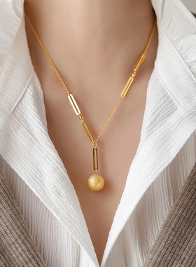 2023年金球回形针设计钛钢项链18k金电镀女直播爆款项链