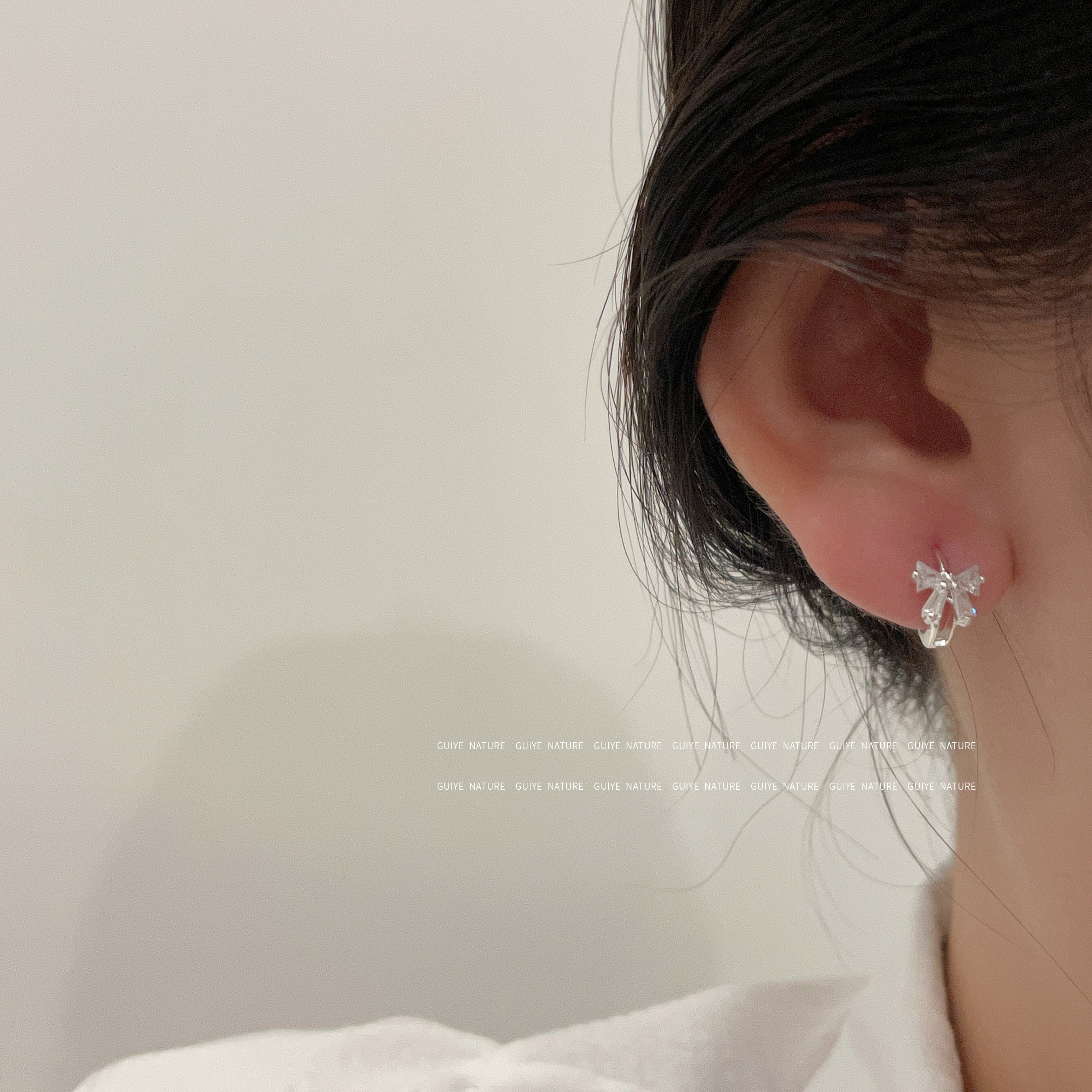 银色精致小巧蝴蝶结耳环女温柔风小众设计感耳钉简约百搭耳饰配饰 - 封面