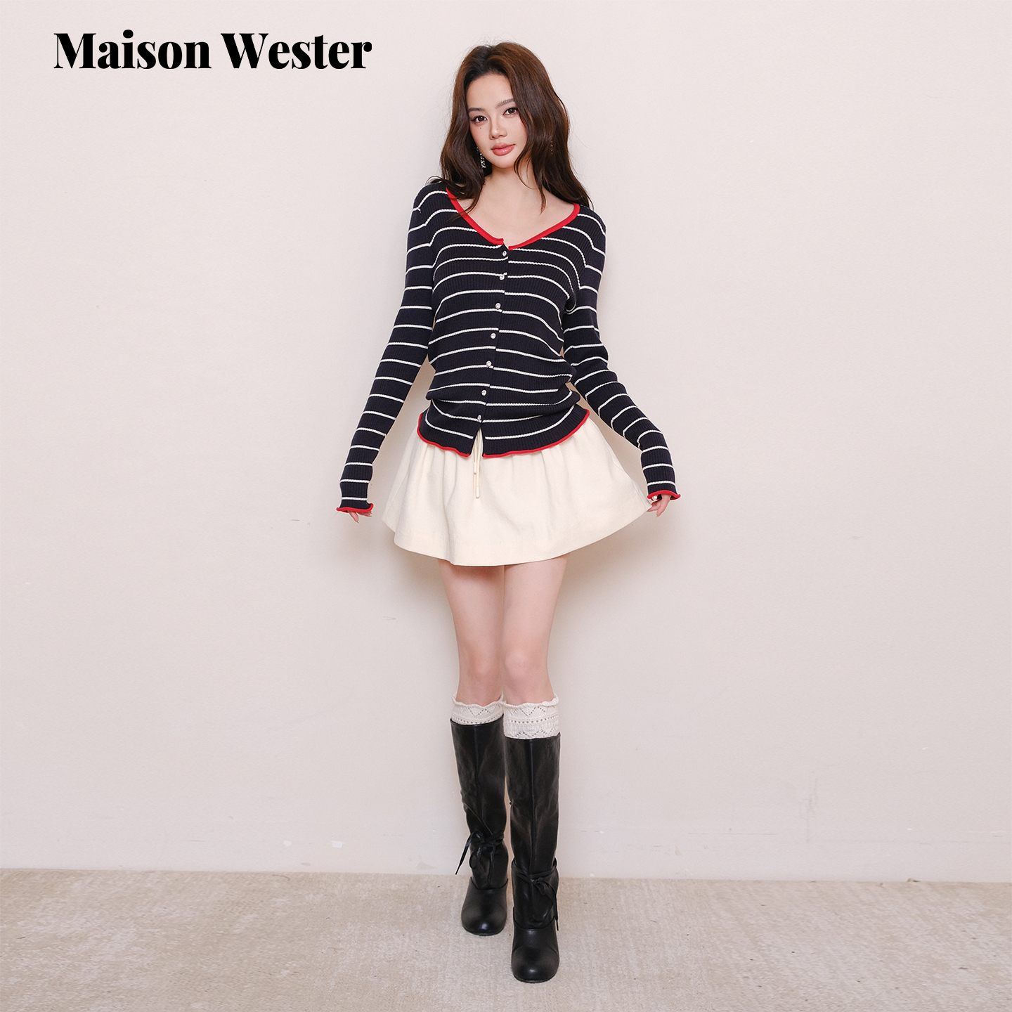 Maison Wester2025年冬季新品米白色松紧腰抽褶修身短半裙半身裙