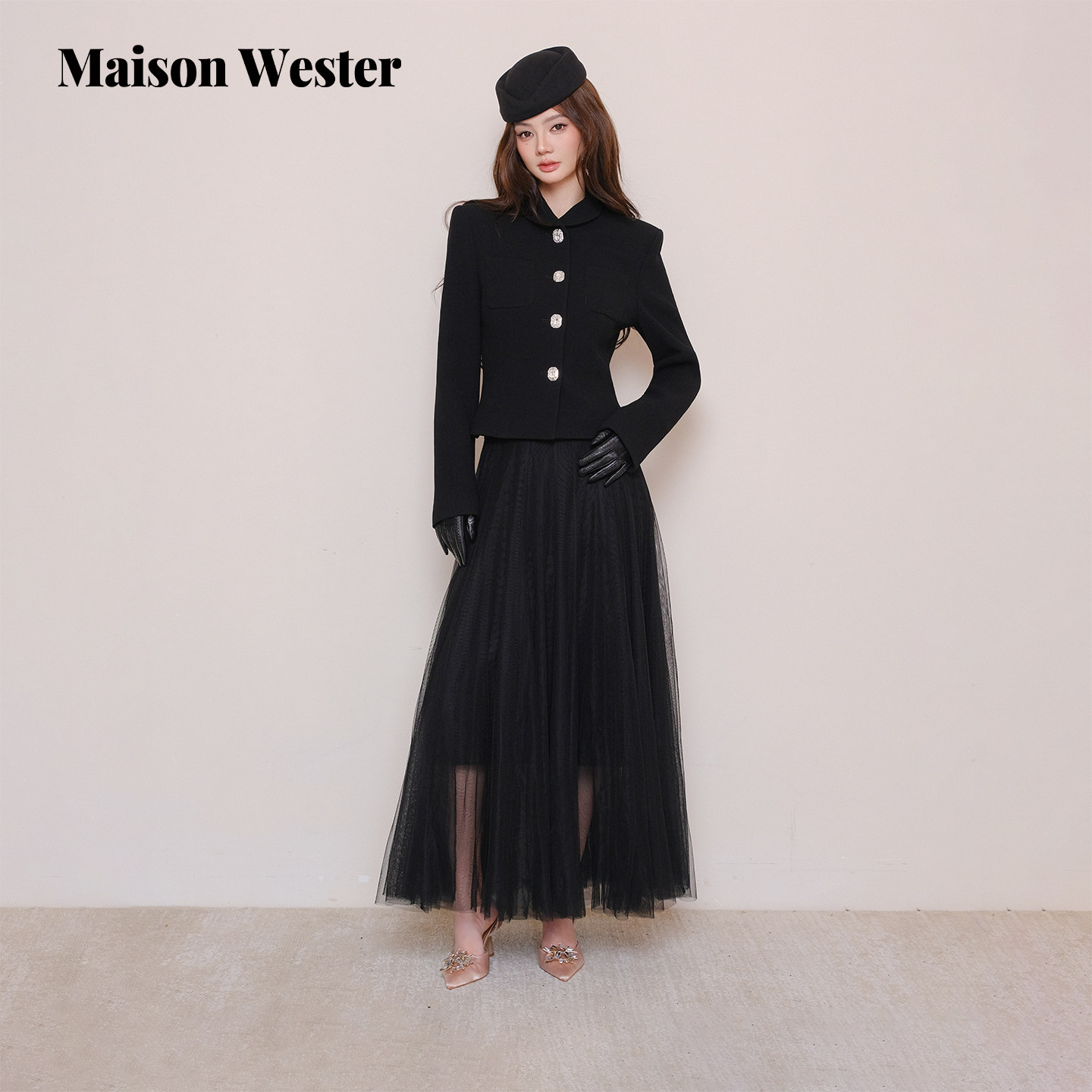 Maison Wester2025年秋新品立体裁剪白色针织拼接网纱轻盈感半裙