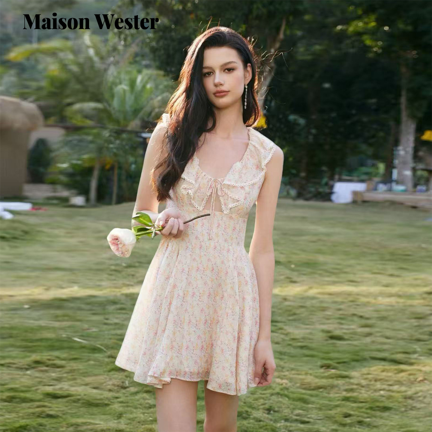 Maison Wester2026夏新品粉色碎花荷叶边收腰甜美短款无袖连衣裙图片