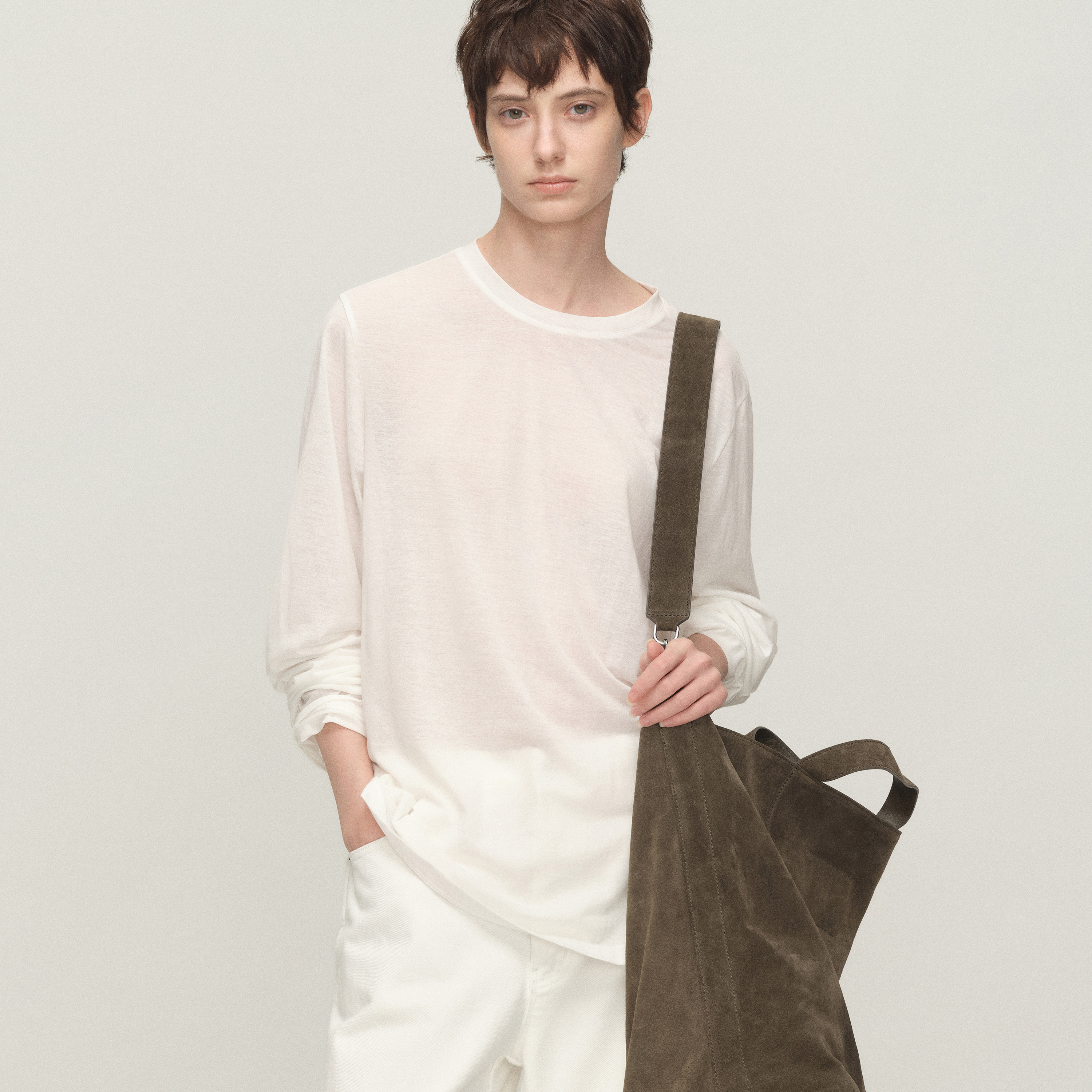 白弓定制棉锦混纺干爽型面料经典圆领长袖T恤女秋新款53638