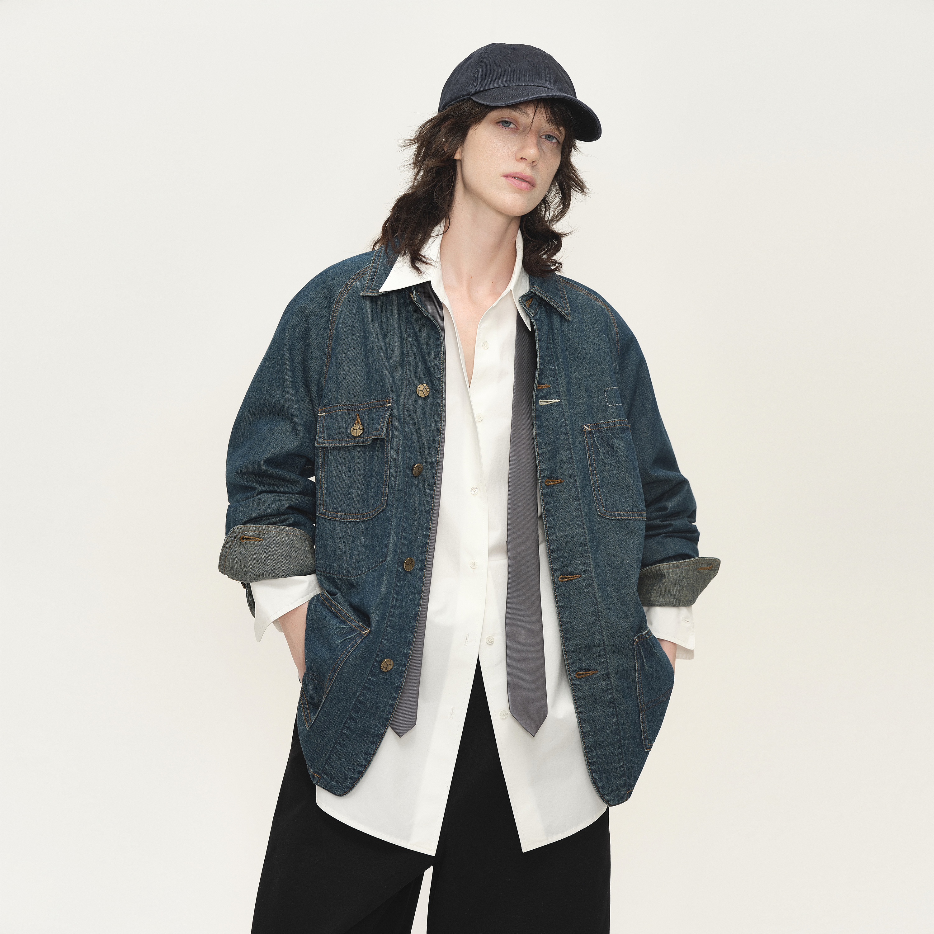 白弓都市设计感極简男友风廓形宽松长袖衬衫式牛仔外套女秋56966