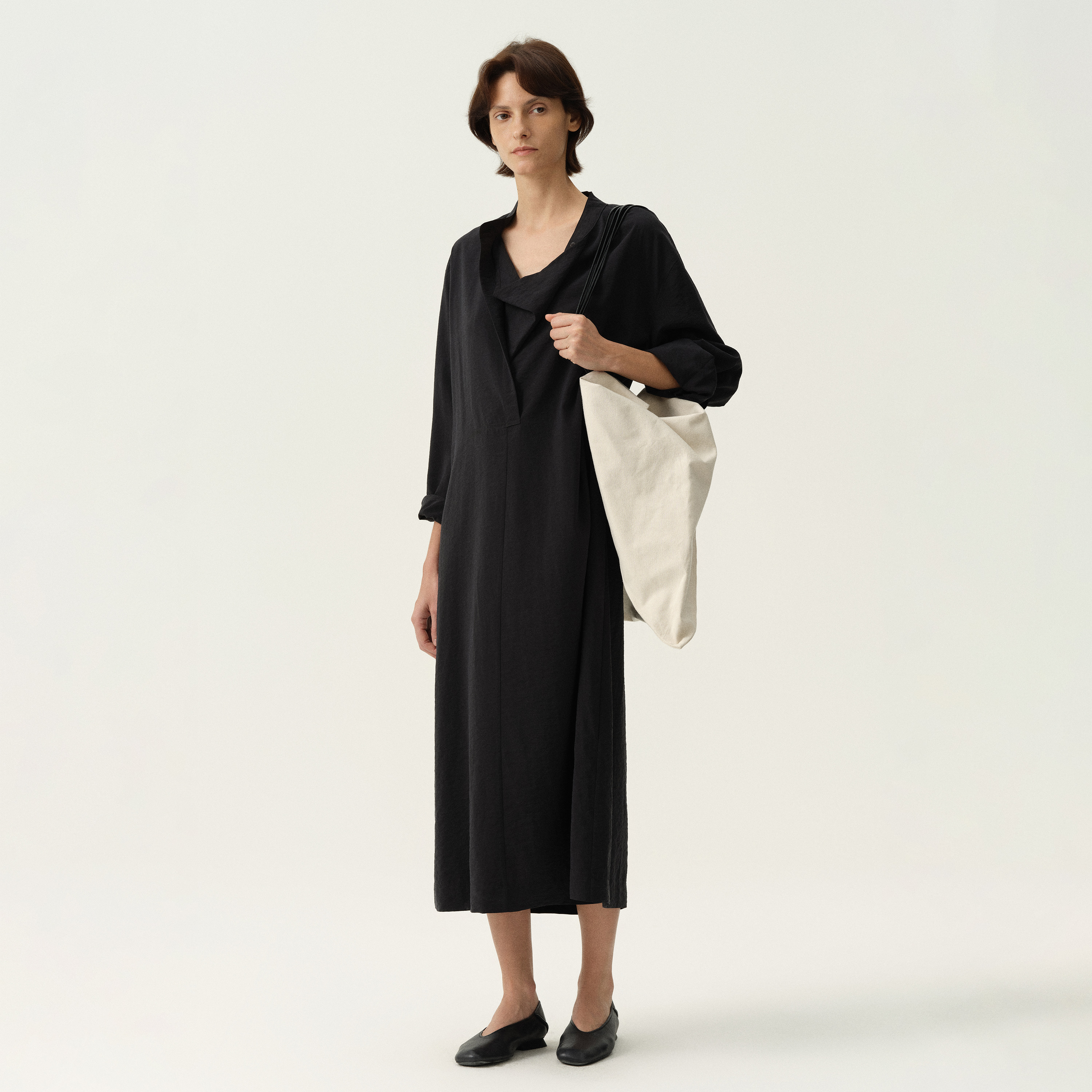 白弓通勤真丝荡领连衣裙