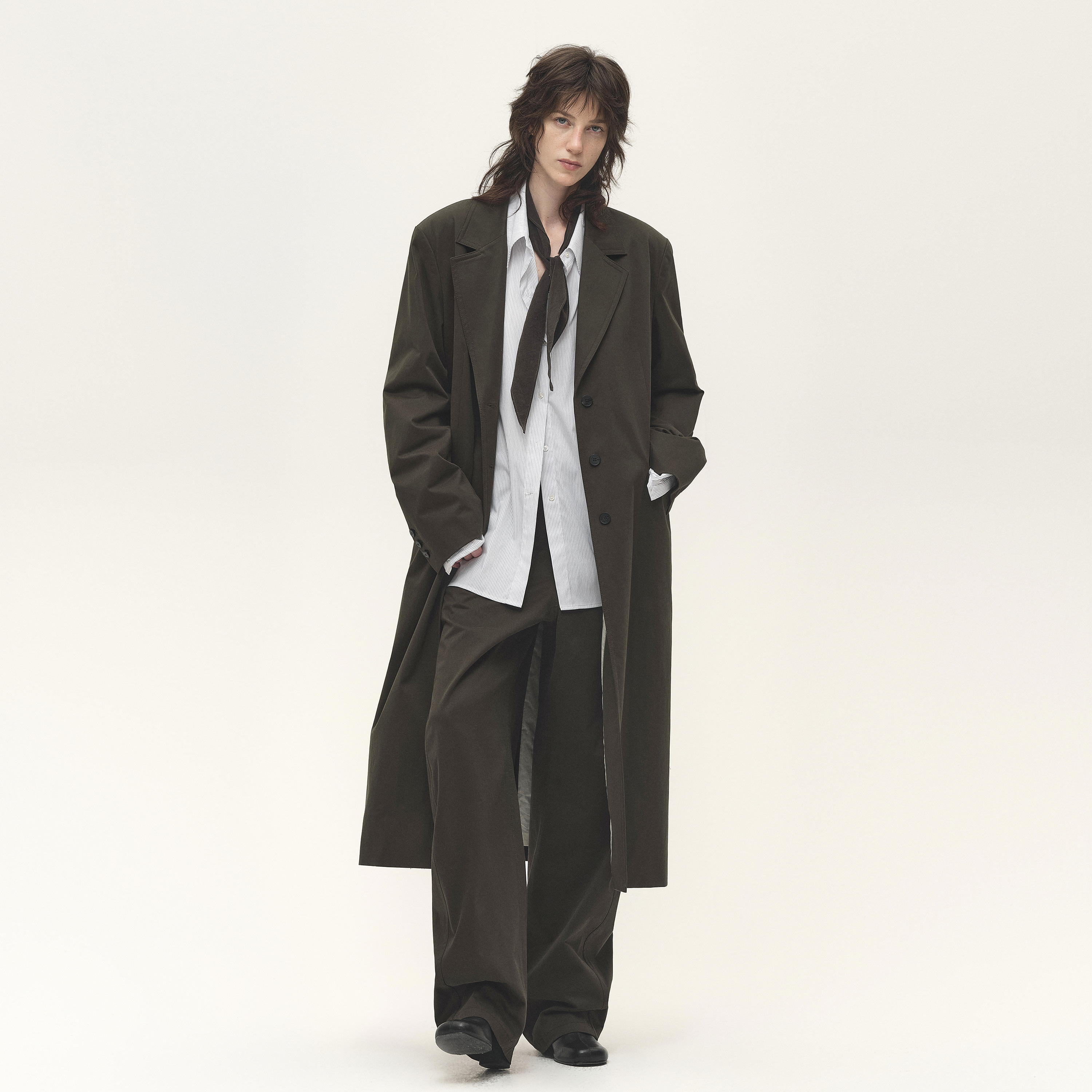 白弓奢牌定制高端棉氨混纺做旧感大衣外套女2025年新款56650