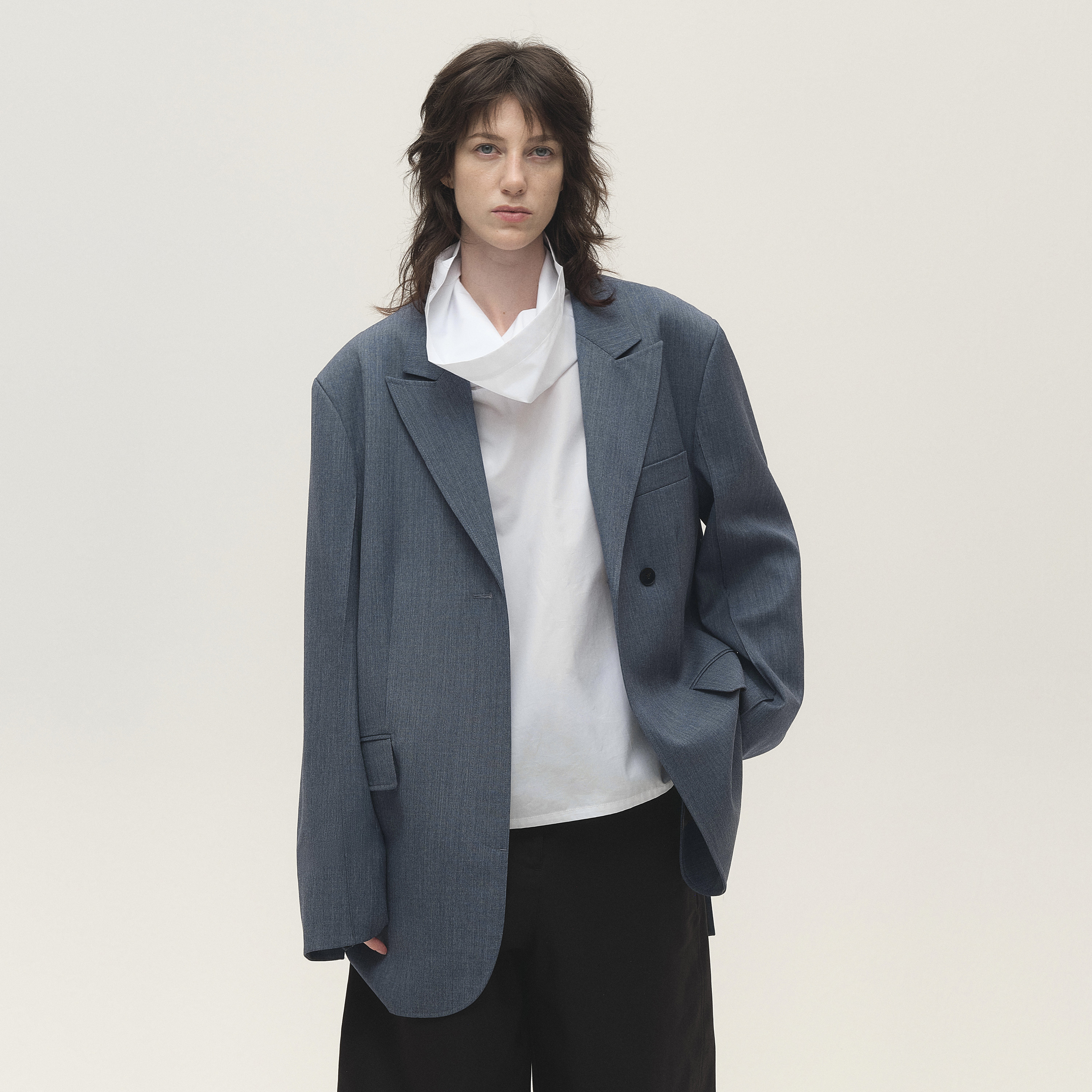 白弓德国初剪羊毛精纺工艺老钱设计感廓形宽松西装外套女秋56206