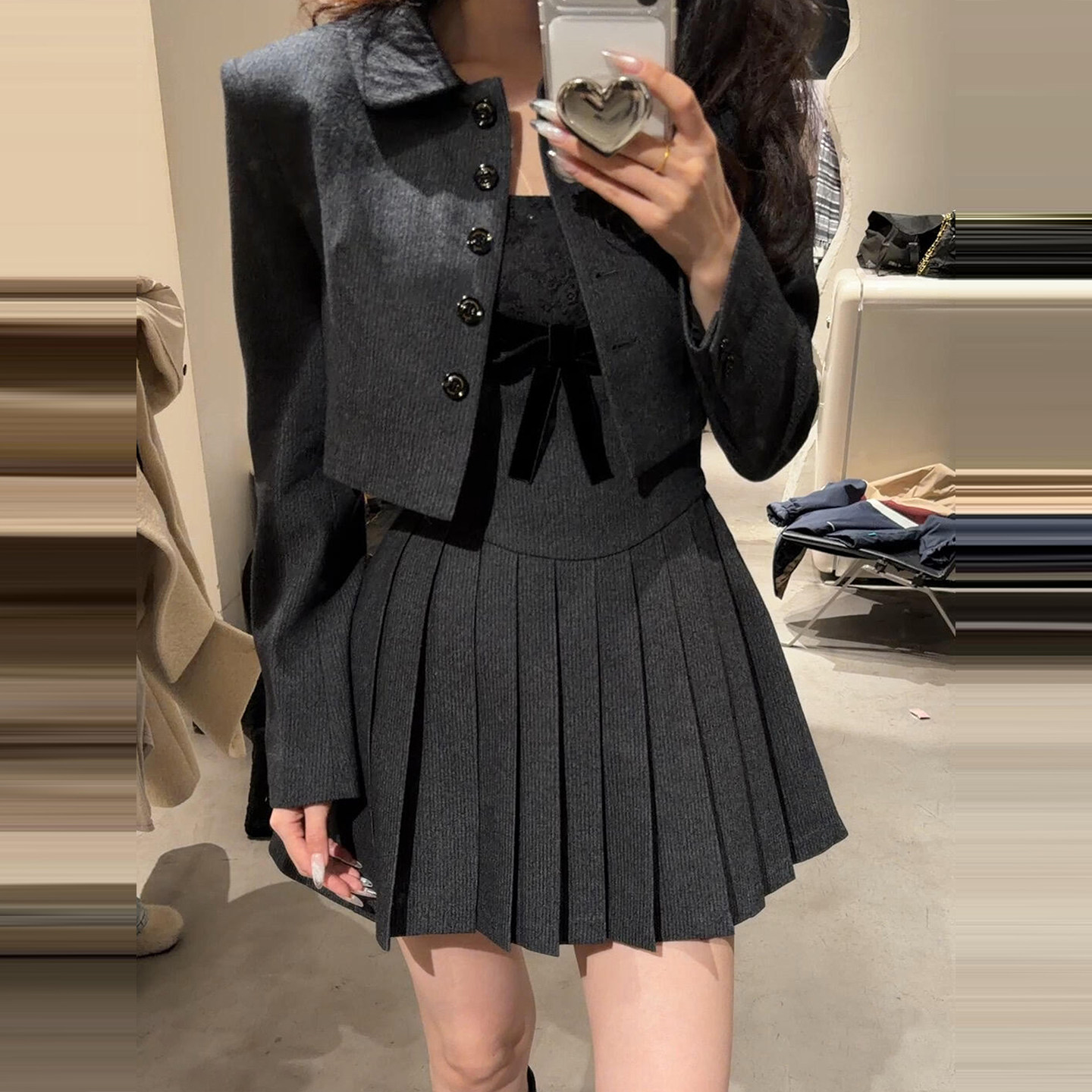 2026新款小香名媛风吊带内搭连衣裙子女秋冬韩系独特绝美短裙套装