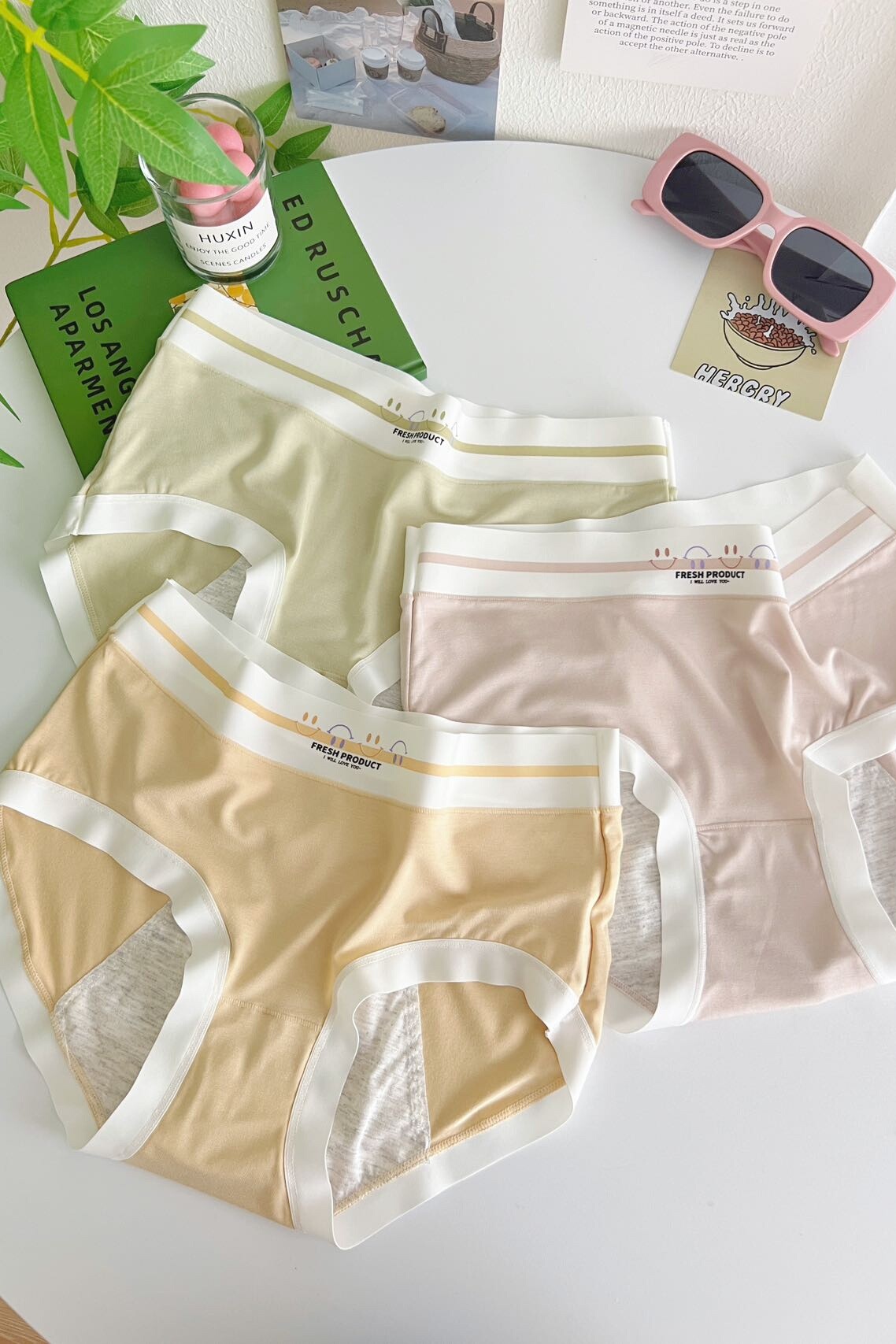 糖果色系生理内裤防侧漏舒适