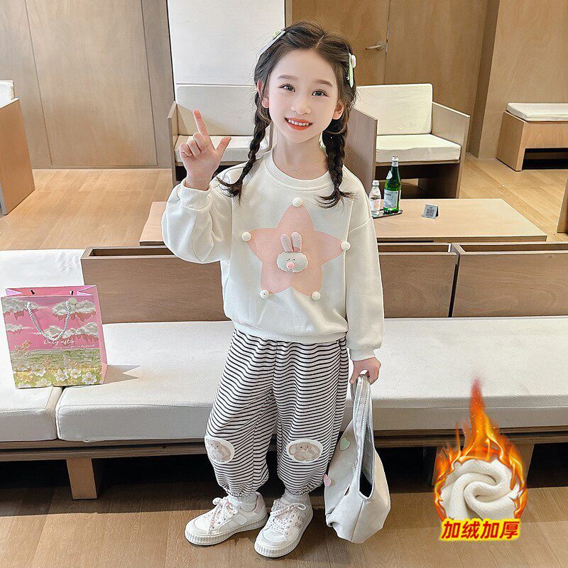 英国DHWA女童加绒卫衣套装2025新款洋气儿童一体绒两件套秋冬装潮