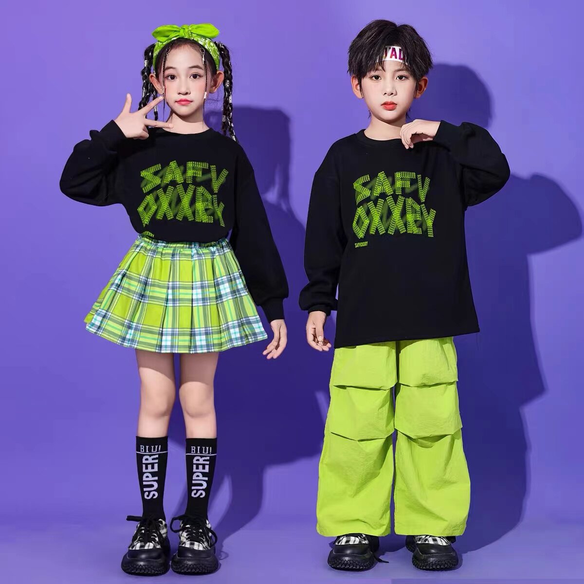 儿童啦啦队演出服小学生秋季运动会开幕式服装黑色班服幼儿园表演