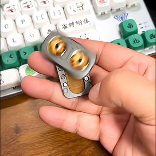 猫头鹰陀螺推牌锌合金小巧便携EDC指尖推滑块解压玩具A金属啪啪币