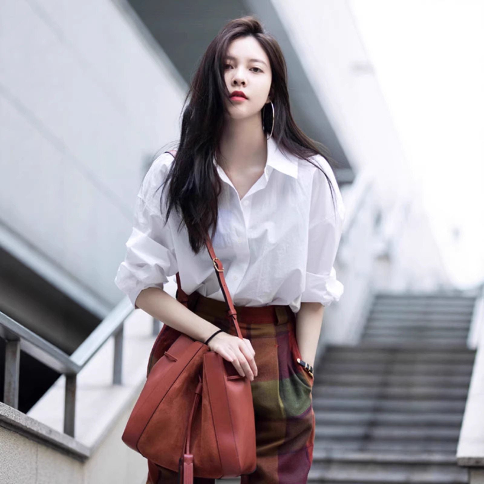 白色衬衫女宽松休闲2026早春新款内搭上衣长袖棉衬衣女设计感小众