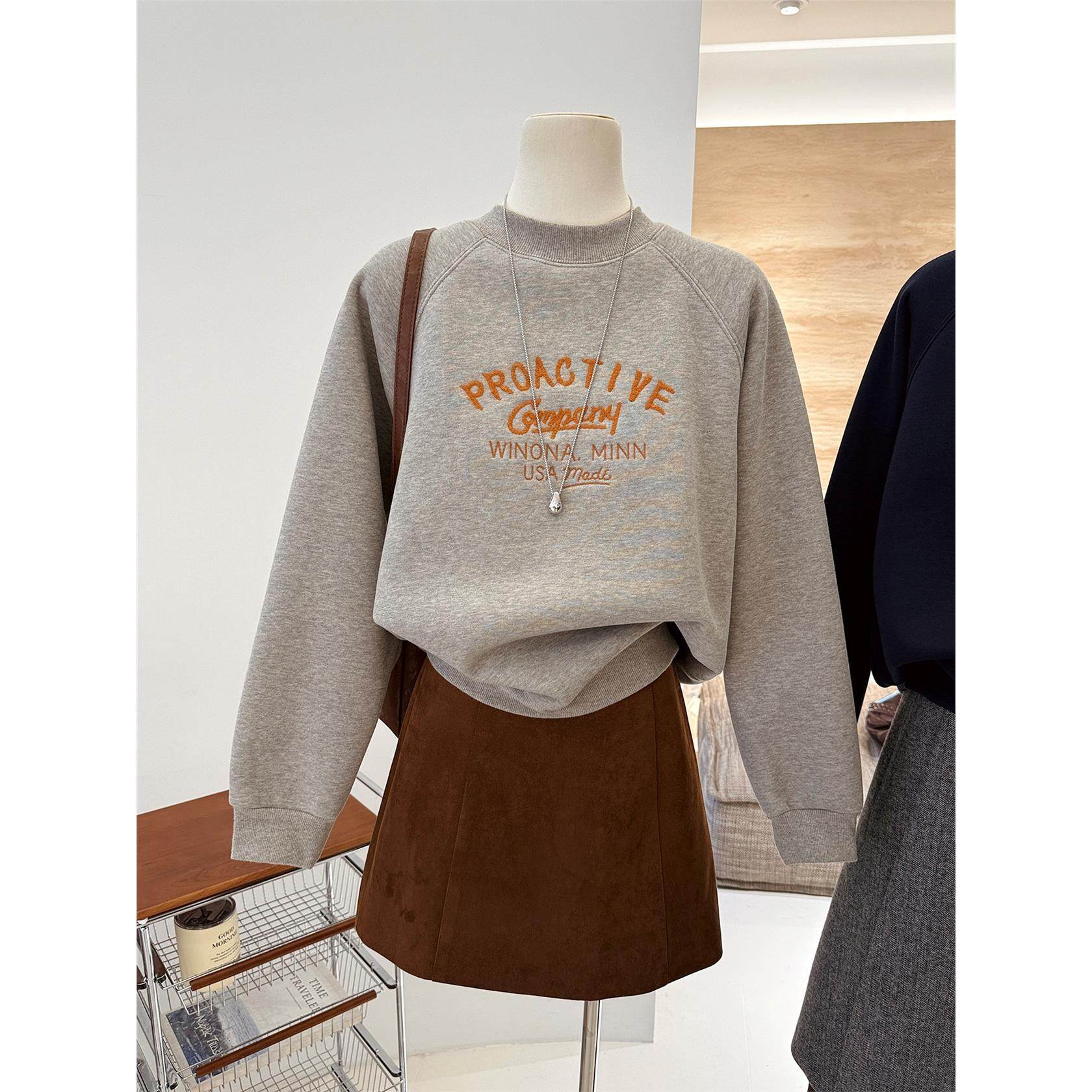 秋冬新款韩系复古刺绣字母慵懒休闲加绒加厚保暖半高领套头卫衣女,个性定制/设计服务/DIY,棉服工装,淘宝优惠券,粉丝福利购,淘宝优惠卷