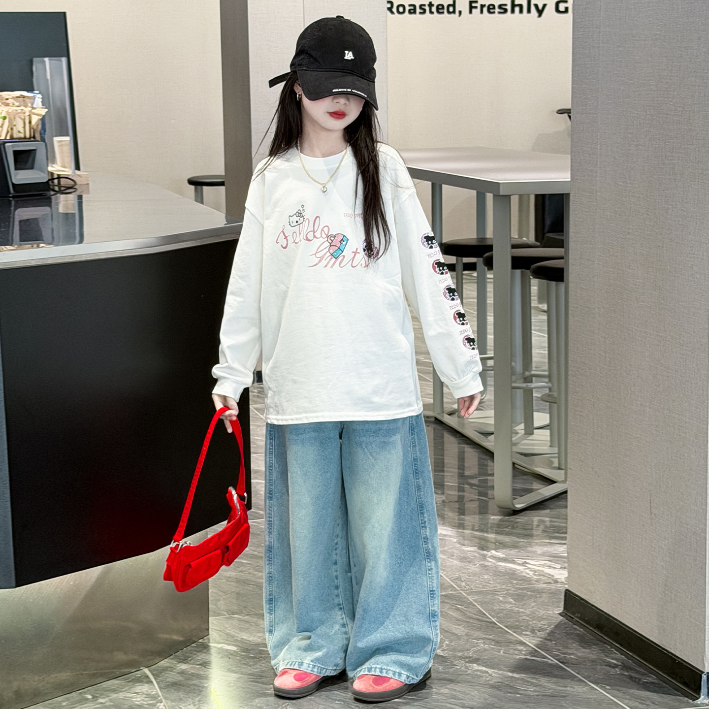 女童超好看卫衣2026春装新款女大童白色长袖T恤洋气宽松打底上衣T