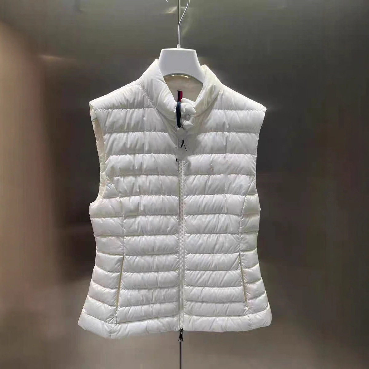 蒙家轻薄羽绒服马甲女冬季反季立领基础修身背心内胆鸭绒马夹外套