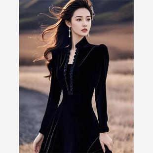正式场合宴会礼服富家千金轻奢高级感赫本风黑色立领丝绒连衣裙冬