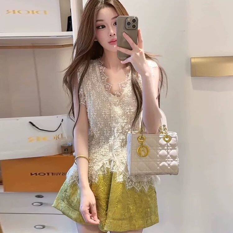小个子独特漂亮套装夏季减龄一整套穿搭无袖上衣阔腿短裤两件套女