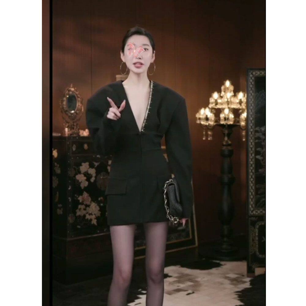 黑色小香风西装连衣裙2024新款高冷御姐气质穿搭高级烫片时髦裙子