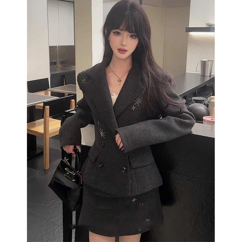 职业套装女秋冬季灰色收腰西装毛呢外套穿搭包臀短裙子气质一整套