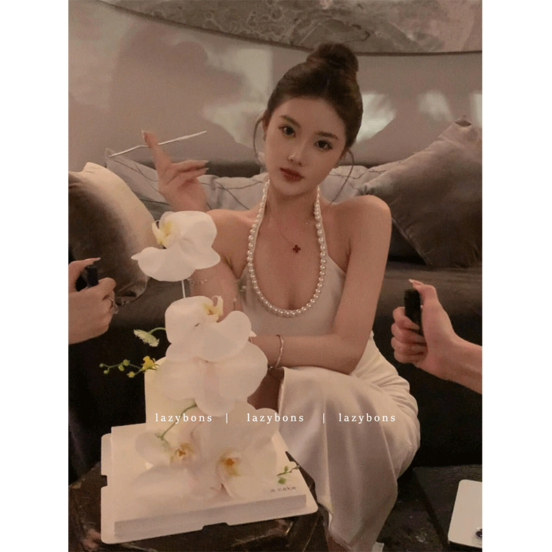 珍珠挂脖连衣裙气质名媛高端女神范高级感生日party小礼服包臀裙