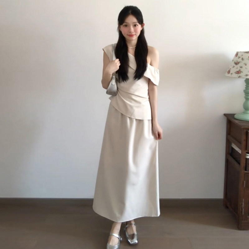 冷淡系独特别致套装女夏季2025新款小众穿搭通勤风气质薄款两件套